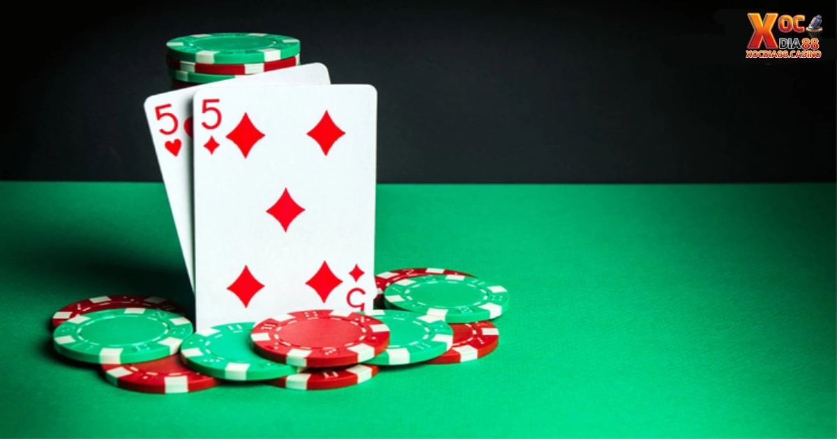 Tại sao Poker được xem là trò chơi đòi hỏi chiến thuật cao?